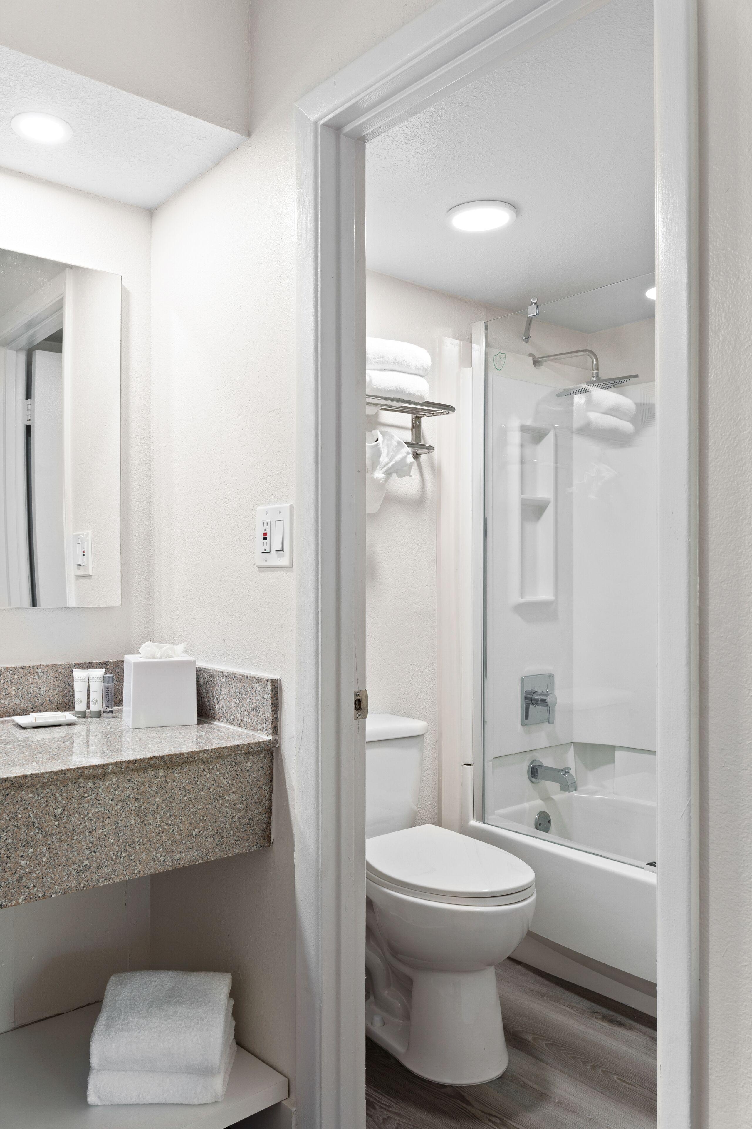Developer Inn Maingate, A Baymont By Wyndham Кисими Екстериор снимка